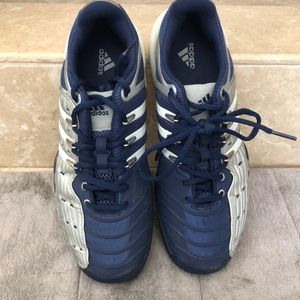 Adidas court tennis shoes sz 9